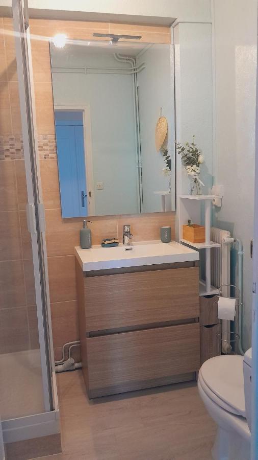 Chateauroux : Bel Appartement Avec Balcon Esterno foto